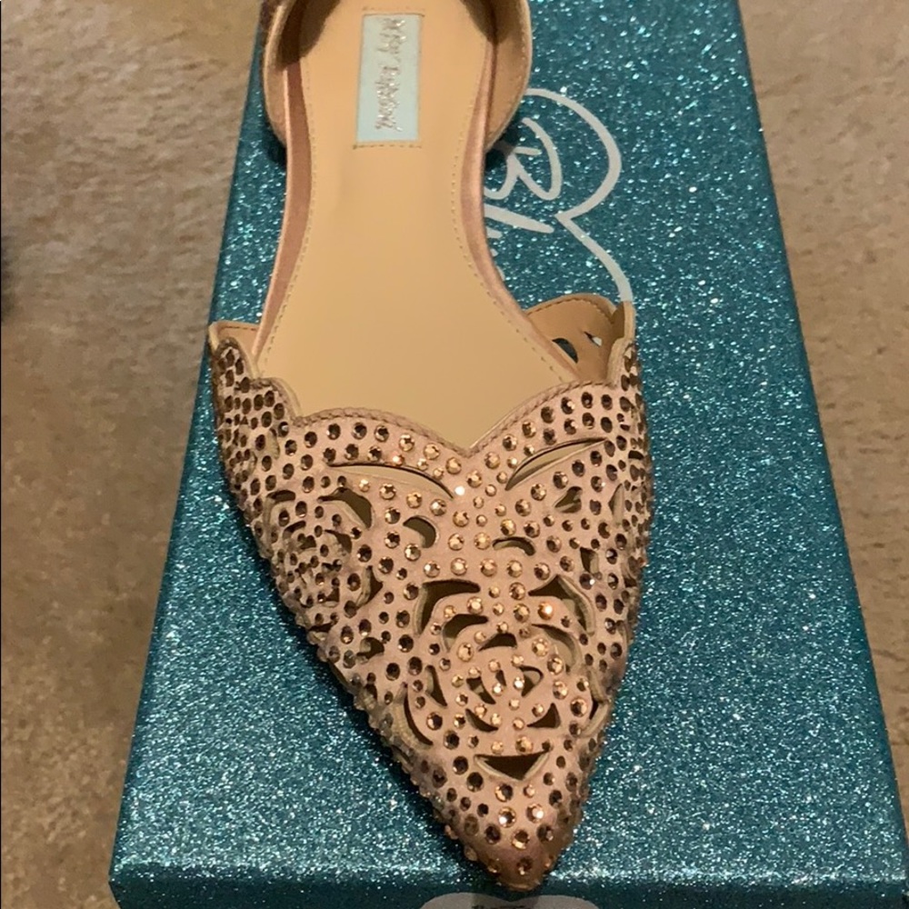 Blush betsey Johnson flats